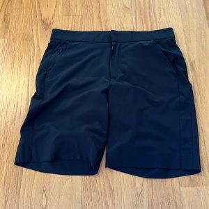 Athleta Tribeca 7 inch Bermuda shorts size 4 black